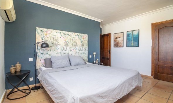 Resale - Villa -
Benahavis - La Quinta