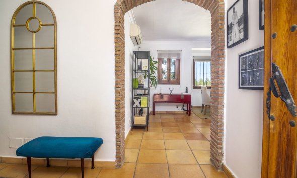 Resale - Villa -
Benahavis - La Quinta