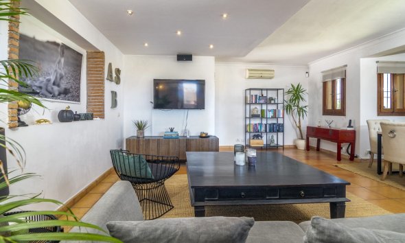 Resale - Villa -
Benahavis - La Quinta