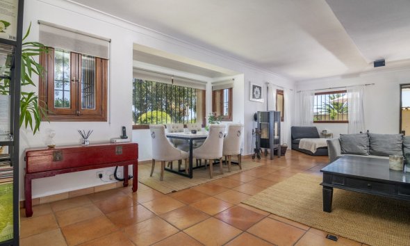 Resale - Villa -
Benahavis - La Quinta