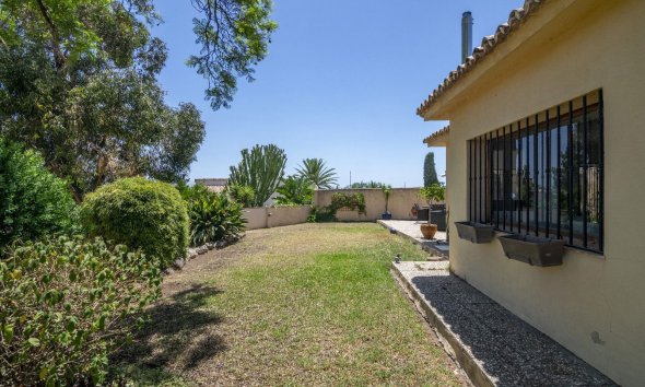 Resale - Villa -
Benahavis - La Quinta