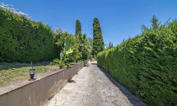 Resale - Villa -
Benahavis - La Quinta