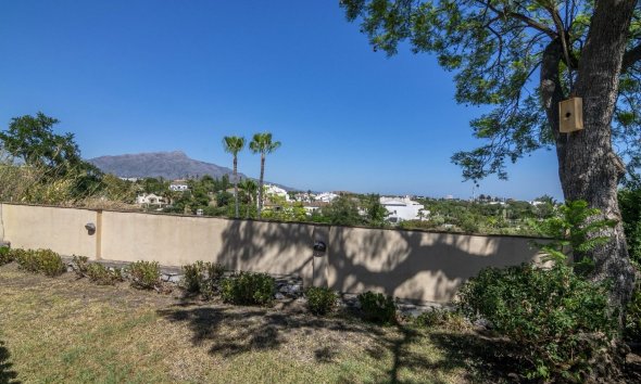 Resale - Villa -
Benahavis - La Quinta