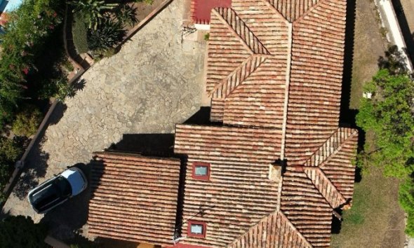 Resale - Villa -
Benahavis - La Quinta