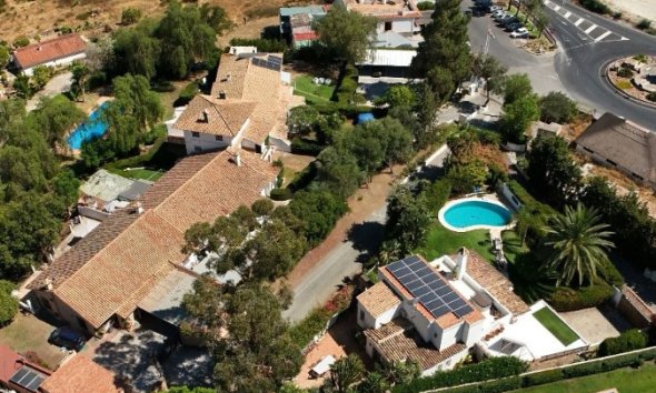 Resale - Villa -
Benahavis - La Quinta