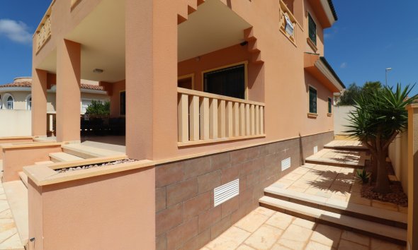 Gensalg - Villa -
Ciudad Quesada - La Fiesta