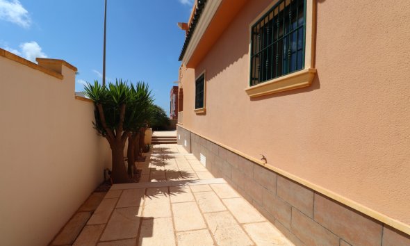 Gensalg - Villa -
Ciudad Quesada - La Fiesta