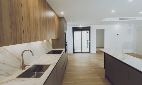 Nybyggeri - Penthouse -
Redován