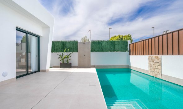 Nybyggeri - detached -
Roldán