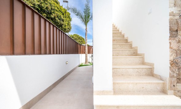 Nybyggeri - detached -
Roldán