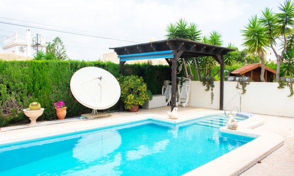Resale - Villa -
Orihuela Costa - Cabo Roig