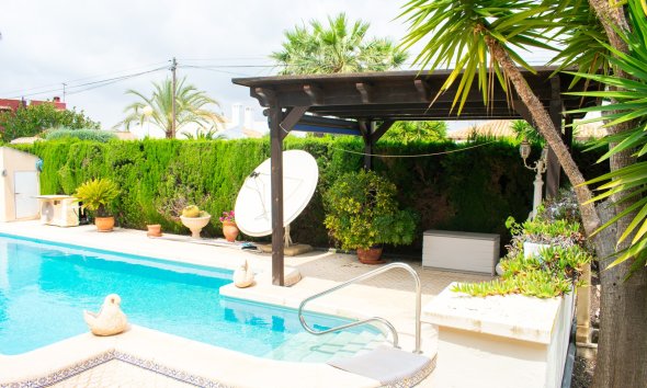 Resale - Villa -
Orihuela Costa - Cabo Roig