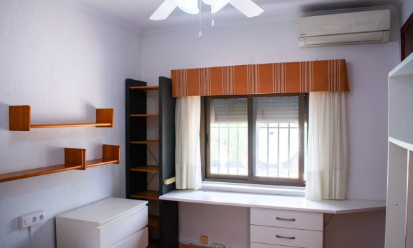 Resale - Villa -
Orihuela Costa - Cabo Roig