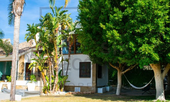 Resale - Villa -
Algorfa - La finca Golf
