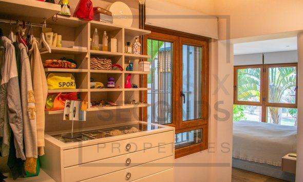 Resale - Villa -
Algorfa - La finca Golf