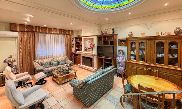 Resale - Country House -
Elche - Altzabares Alto