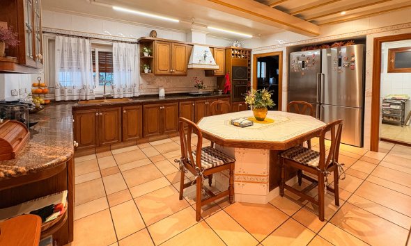 Resale - Country House -
Elche - Altzabares Alto