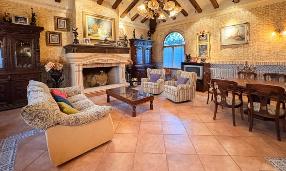 Resale - Country House -
Elche - Altzabares Alto