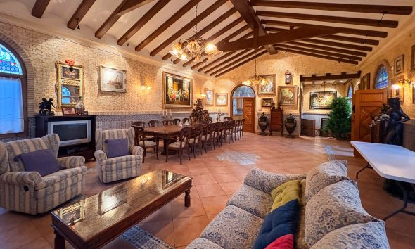 Resale - Country House -
Elche - Altzabares Alto