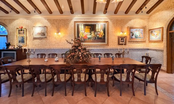 Resale - Country House -
Elche - Altzabares Alto
