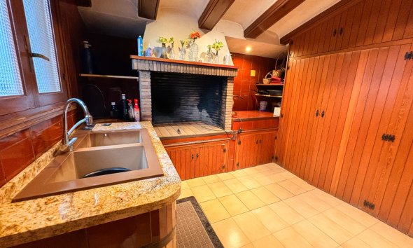 Resale - Country House -
Elche - Altzabares Alto
