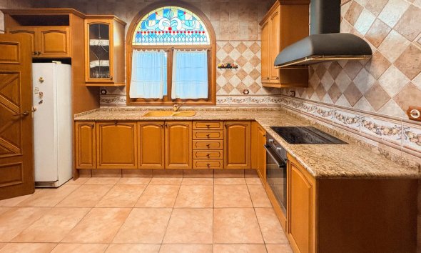 Resale - Country House -
Elche - Altzabares Alto