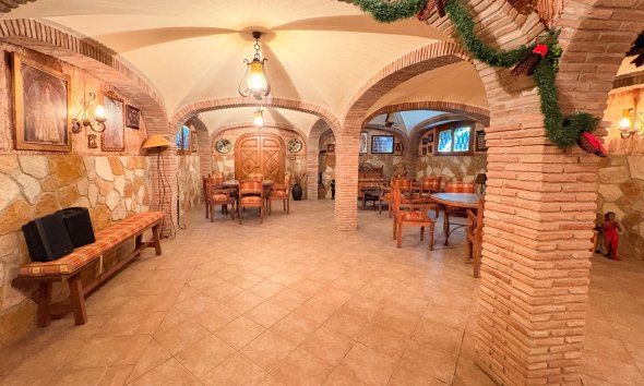 Resale - Country House -
Elche - Altzabares Alto