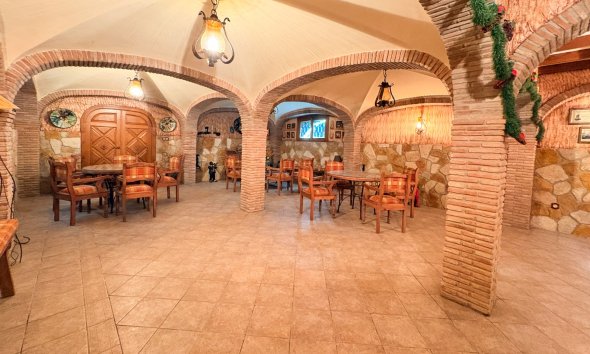 Resale - Country House -
Elche - Altzabares Alto