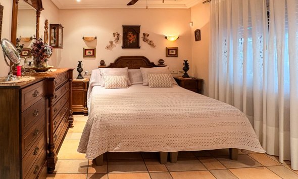 Resale - Country House -
Elche - Altzabares Alto