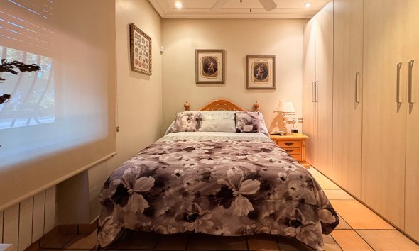 Resale - Country House -
Elche - Altzabares Alto