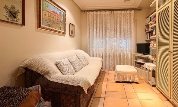 Resale - Country House -
Elche - Altzabares Alto