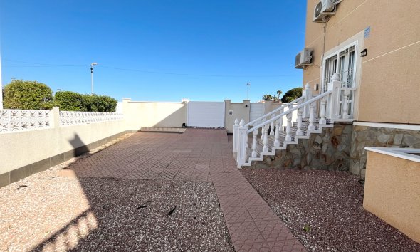 Reventa - Villa -
Benijofar - Monte Azul