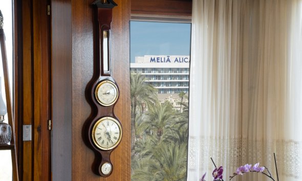 Resale - apartment -
Alicante - - Centro  -