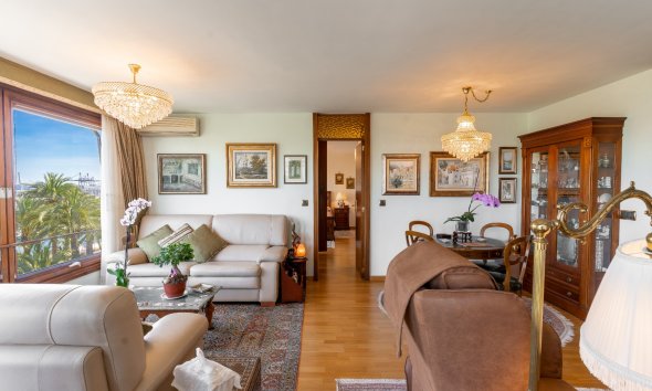 Resale - apartment -
Alicante - - Centro  -