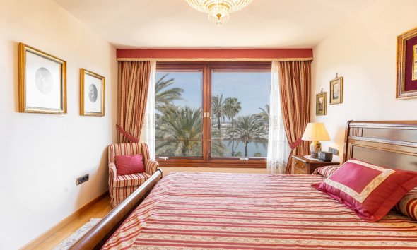 Resale - apartment -
Alicante - - Centro  -