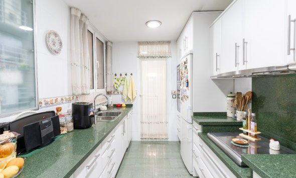 Resale - apartment -
Alicante - - Centro  -