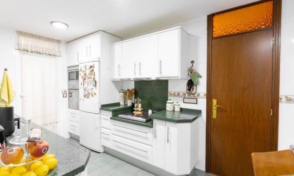 Resale - apartment -
Alicante - - Centro  -
