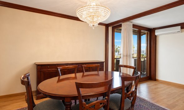 Resale - apartment -
Alicante - - Centro  -