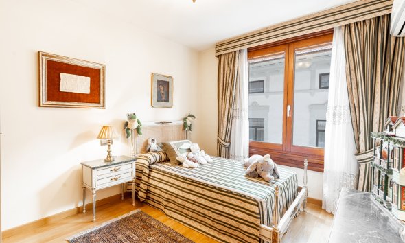 Resale - apartment -
Alicante - - Centro  -