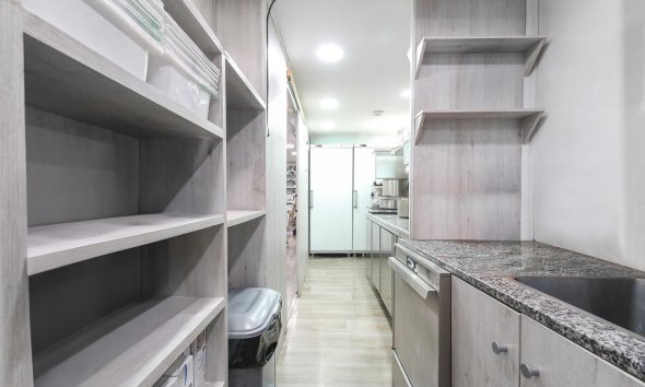 Resale - Commercial -
Alicante - - Centro  -