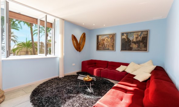 Resale - apartment -
Alicante - - Centro  -