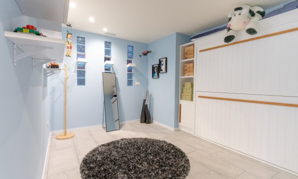 Resale - apartment -
Alicante - - Centro  -