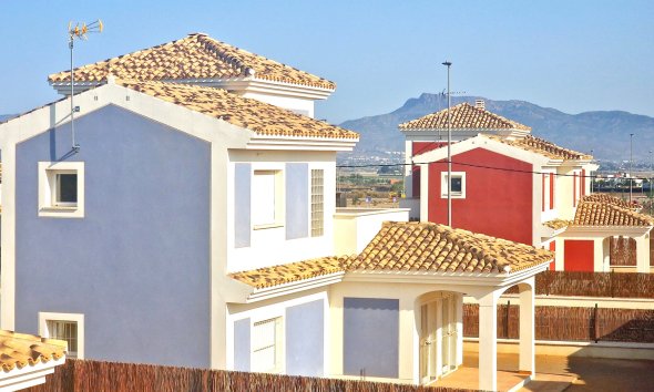 Nybyggeri - detached -
Purias