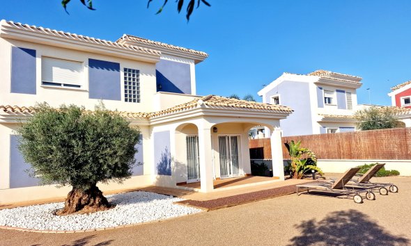 Nybyggeri - detached -
Purias