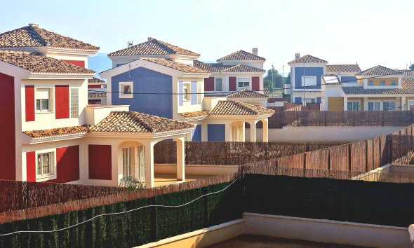 Nybyggeri - detached -
Purias