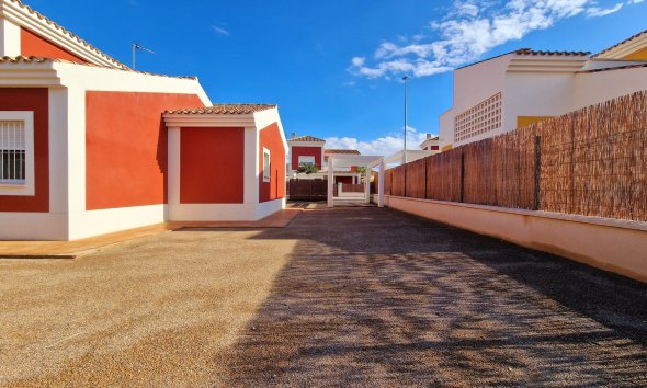 Nybyggeri - detached -
Purias
