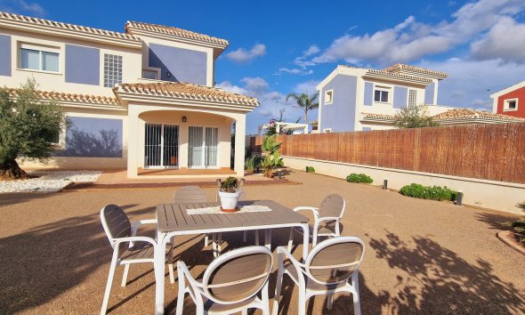 Nybyggeri - detached -
Purias
