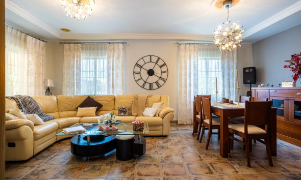 Resale - Villa -
Elche - La Hoya
