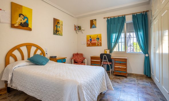 Resale - Villa -
Elche - La Hoya