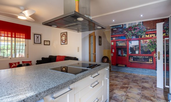 Resale - Villa -
Elche - La Hoya